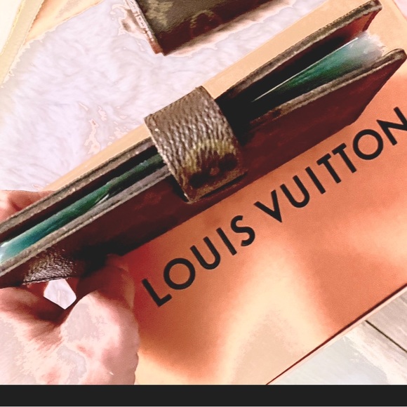 Authentic Louis Vuitton -Rare Small Photo Book - Picture 2 of 10